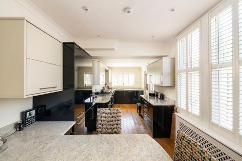 34 Belmont Road, Reigate, RH2 7EE