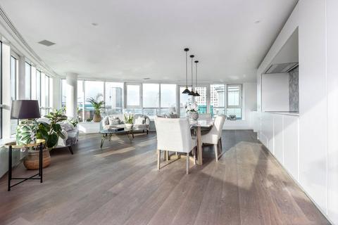 4 bedroom apartment for sale, Bridge House, St George Wharf, London, SW8