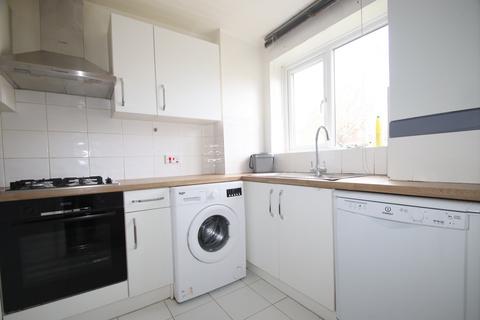 3 bedroom terraced house to rent, Southfleet Road, Orpington, BR6