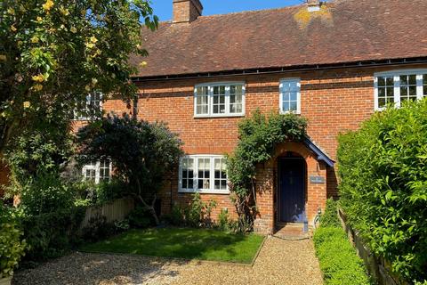 3 bedroom terraced house for sale, The Street, Long Sutton, Hampshire