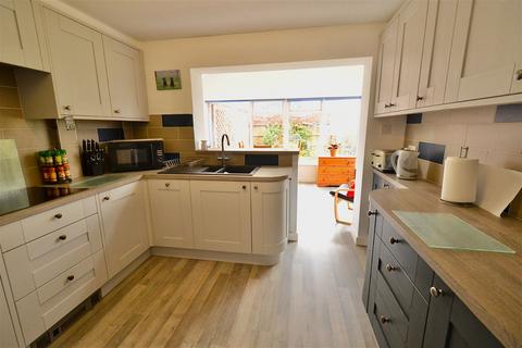 2 bedroom detached bungalow for sale, Lingfield Road Evesham WR11 2XG