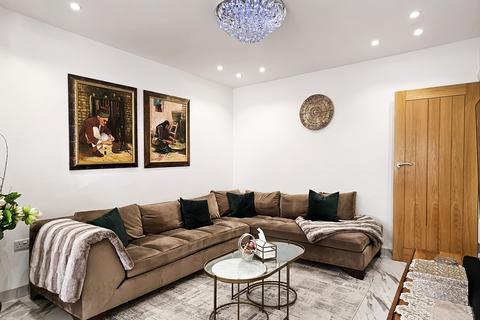 4 bedroom end of terrace house for sale, Robin Hood Way, Greenford UB6