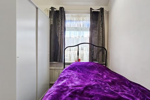 20 Robin Hood Way, Greenford, UB6 7QN
