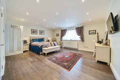 10 Westleigh Drive, Bromley, BR1 2PN