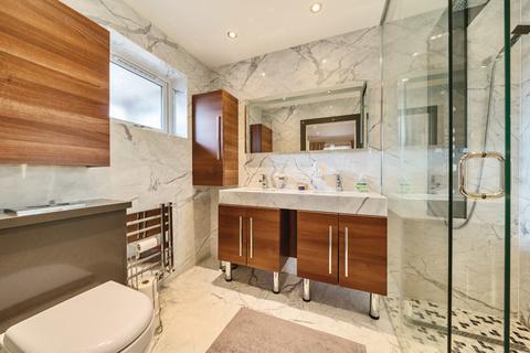 10 Westleigh Drive, Bromley, BR1 2PN
