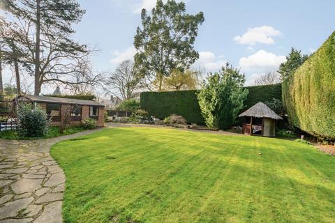 10 Westleigh Drive, Bromley, BR1 2PN