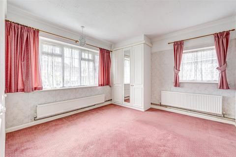 4 Moat Way, Goring By Sea, Worthing, BN12 4DR