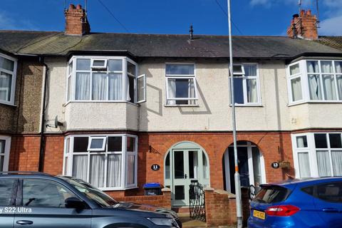 3 bedroom terraced house to rent, Barry Road, Abington, Northampton NN1 5JS