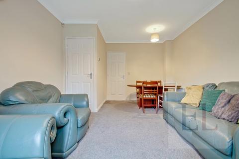 2 bedroom end of terrace house to rent, Edinburgh Close, Pinner HA5