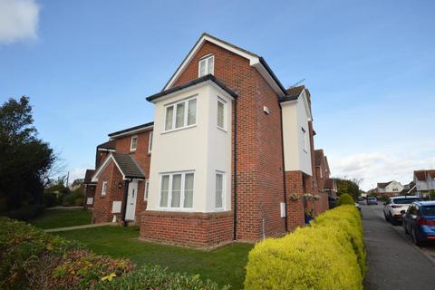 4 bedroom townhouse to rent, Oliver Road, Pennington, Lymington, Hampshire, SO41 8GP
