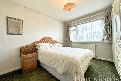 23 Dury Falls Close, Hornchurch, RM11 3AX