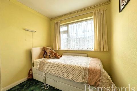 23 Dury Falls Close, Hornchurch, RM11 3AX