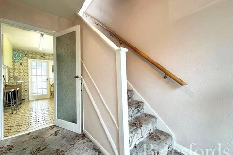 23 Dury Falls Close, Hornchurch, RM11 3AX