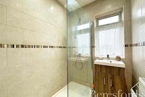 23 Dury Falls Close, Hornchurch, RM11 3AX