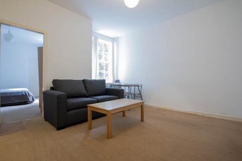 1 bedroom flat to rent, 0565L – East Crosscauseway, Edinburgh, EH8 9HE