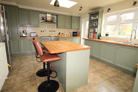 227 Corbets Tey Road, Upminster, RM14 2YW