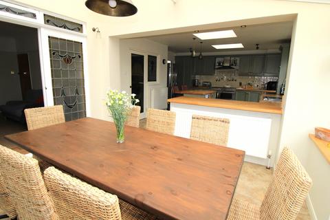 227 Corbets Tey Road, Upminster, RM14 2YW