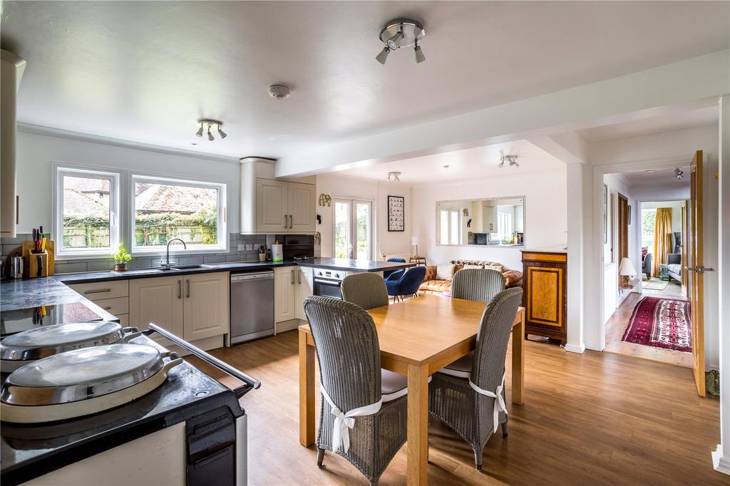 Kitchen/Breakfast Rm