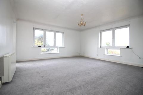 2 bedroom flat for sale, Knightsbridge Court, Connaught Gardens East, Clacton-on-Sea