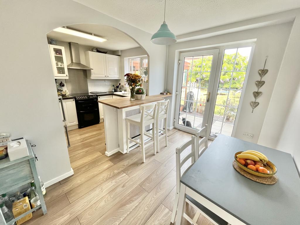 Kitchen   Dining Area