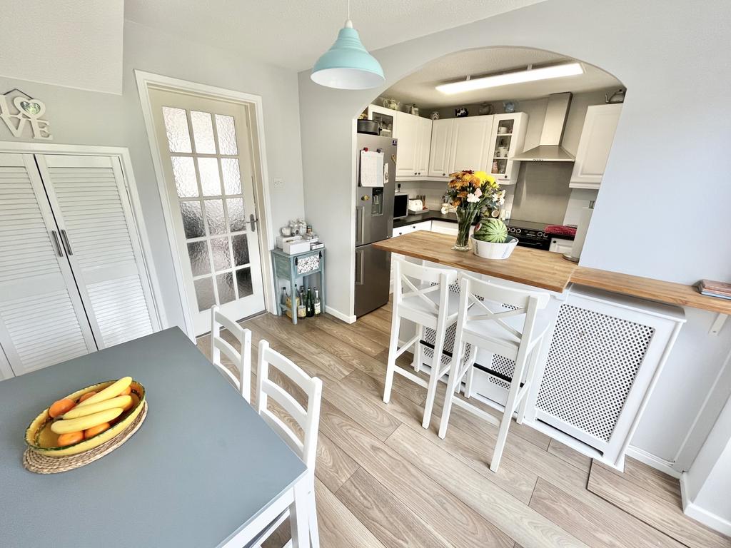 Kitchen   Dining Area