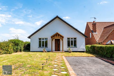 3 bedroom detached bungalow for sale, Fosse Road, East Stoke, NG23 5QQ