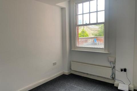 2 bedroom flat for sale, Clough Road, Hull, HU6 7PA