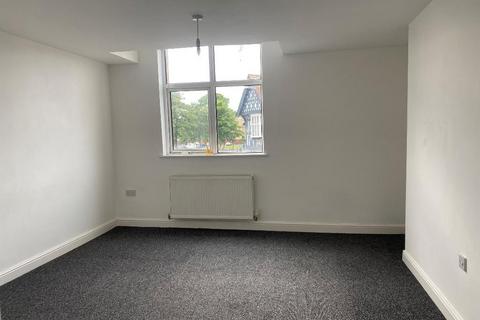 2 bedroom flat for sale, Clough Road, Hull, HU6 7PA