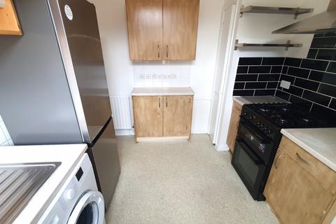 2 bedroom maisonette to rent, Marlow Court, Colindale