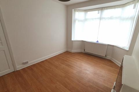 2 bedroom maisonette to rent, Marlow Court, Colindale