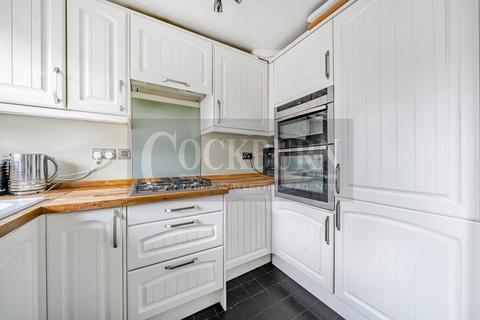 54 Thursley Road, London, SE9 4HN