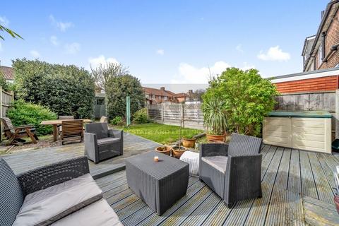54 Thursley Road, London, SE9 4HN