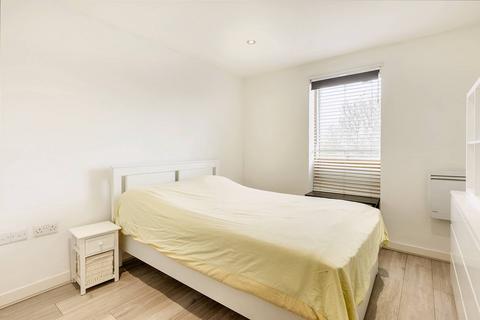 1 bedroom flat to rent, Durnsford Road, London SW19