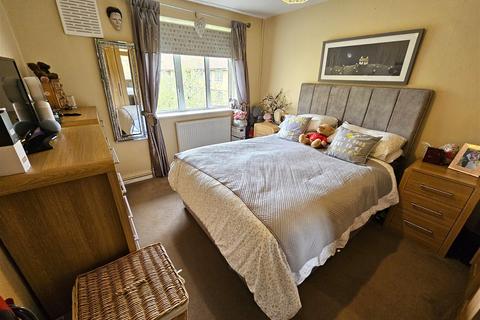 1 bedroom flat for sale, Devonshire Road, London, W4 2AP