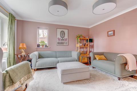 1 Fairweather Close, Redditch, B97 6LE
