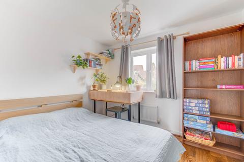 1 Fairweather Close, Redditch, B97 6LE