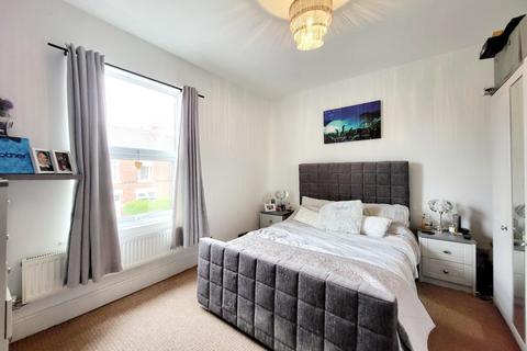 2 bedroom terraced house to rent, Bangor Street, South Reddish, Stockport, SK5