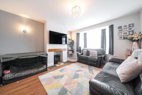 4 Bradshawe Waye, Uxbridge, UB8 3RQ