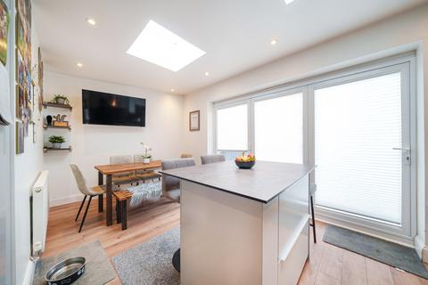 4 Bradshawe Waye, Uxbridge, UB8 3RQ