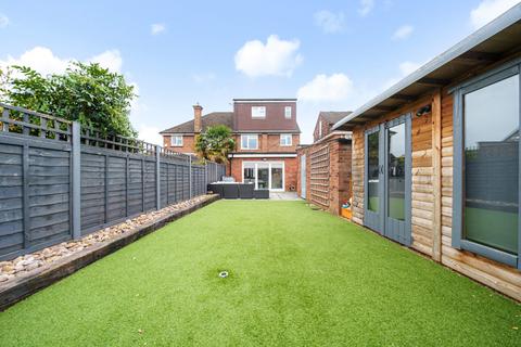 4 Bradshawe Waye, Uxbridge, UB8 3RQ