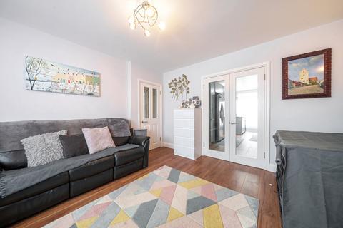 4 Bradshawe Waye, Uxbridge, UB8 3RQ