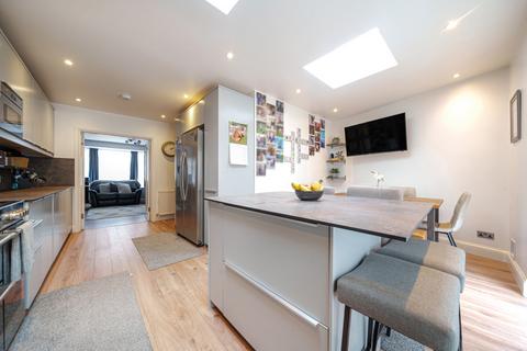 4 Bradshawe Waye, Uxbridge, UB8 3RQ