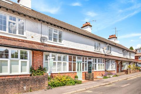 3 bedroom terraced house for sale, Popes Mead, Haslemere, GU27