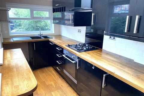 30 Glen Grove, Royton, Oldham, OL2 5SY