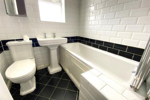 30 Glen Grove, Royton, Oldham, OL2 5SY