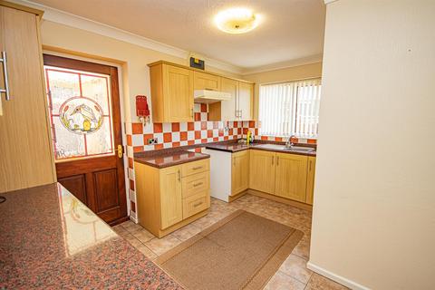 46 Kimberley Drive, Uttoxeter, ST14 7EH