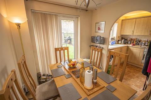 20 Russell Close, Uttoxeter, ST14 8HZ