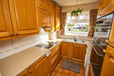 17 Greenacres Drive, Uttoxeter, ST14 7EB