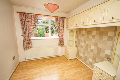 17 Greenacres Drive, Uttoxeter, ST14 7EB