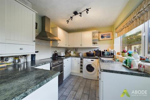 18 Hawksley Drive, Rolleston On Dove, Burton-on-trent, DE13 9DR